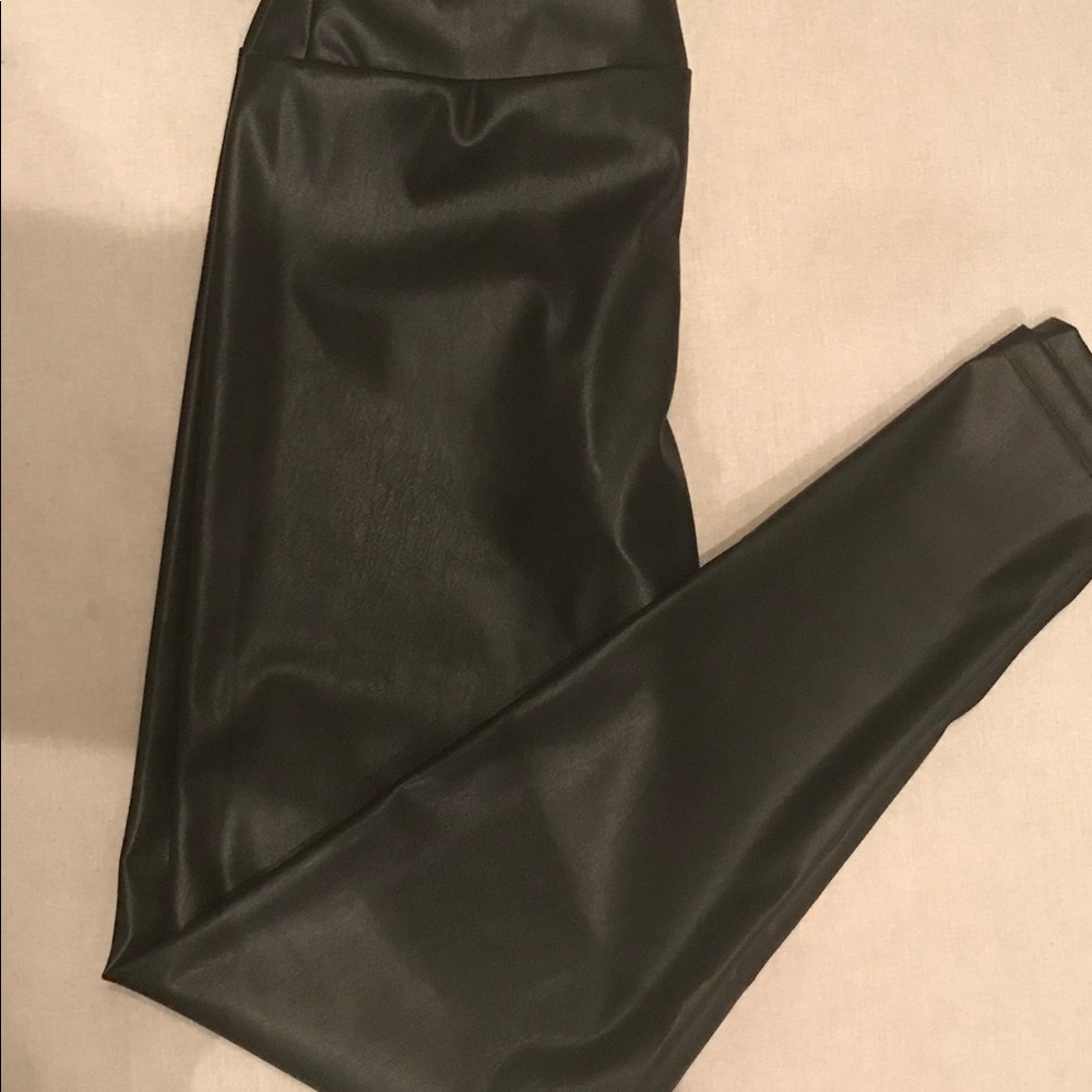 Charlotte Russe, beautiful faux leather legging🌺 - Picture 3 of 6